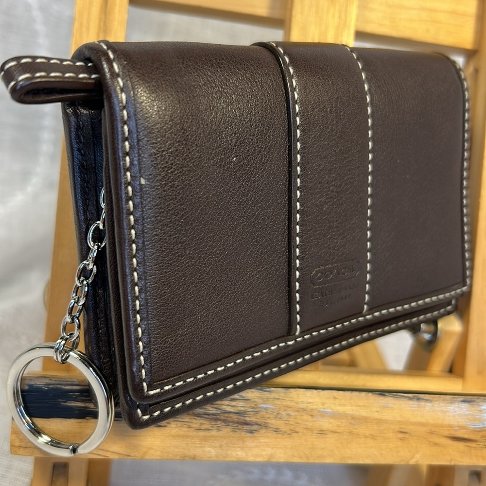 NWOT Coach leather keychain never used classic wallet - Picture 16 of 16